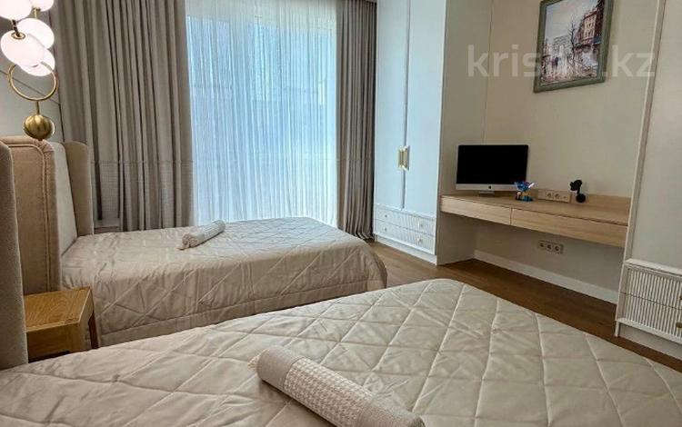 4-комнатная квартира · 150 м² · 3/3 этаж, Микрорайон Мирас 118 за 520 млн ₸ в Алматы, Бостандыкский р-н — фото 9
