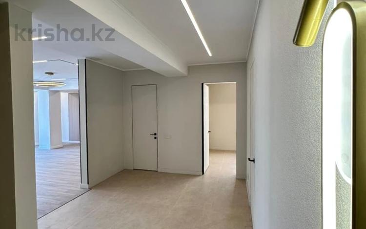 6-комнатная квартира · 300 м² · 3/5 этаж, ​Герольда Бельгера — Жандосова - Пентхаус за 189 млн ₸ в Алматы, Ауэзовский р-н — фото 3