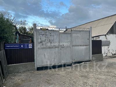 Часть дома · 4 комнаты · 100 м² · 10 сот., Гидростроителей 6/1 за ~ 9 млн 〒 в Семее