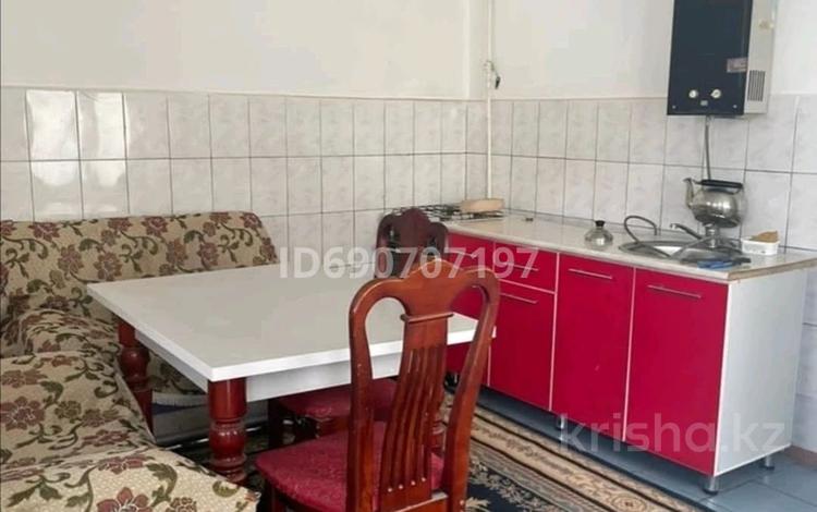Часть дома · 2 комнаты · 40 м² · 8 сот., 11-й микрорайон, 11-й микрорайон за 60 000 ₸ в Шымкенте, Енбекшинский р-н — фото 2