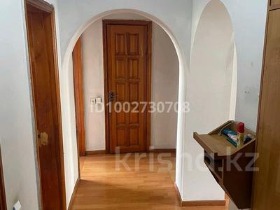 3-комнатная квартира · 70 м² · 3/5 этаж, Гагарина — Утепова за 350 000 〒 в Алматы, Бостандыкский р-н