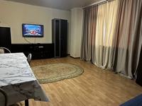 2-комнатная квартира, 88 м², 9/17 этаж посуточно, Кенесары 52 — Валиханова за 15 000 〒 в Астане, р-н Байконур