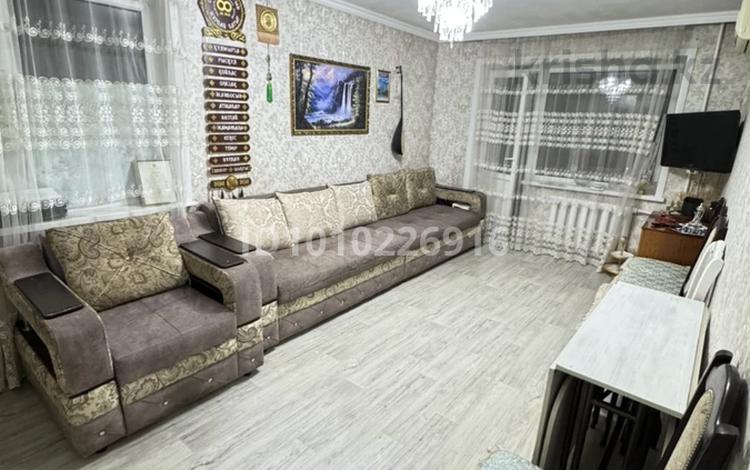 3-комнатная квартира · 67 м² · 4/5 этаж, 1-й квартал, 1-й квартал 6 за 17.5 млн ₸ в Караганде, Алихана Бокейханова р-н — фото 2