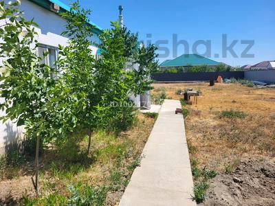 Жеке үй · 1 бөлме · 70 м² · 8 жүзд., мкр Аксай-2, 3 ул 58, бағасы: 13 млн ₸ в Атырау