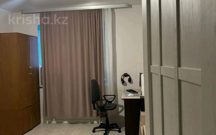 2-комнатная квартира · 63 м² · 1/5 этаж, мкр. Алтын орда 17 за 23 млн ₸ в Актобе — фото 2