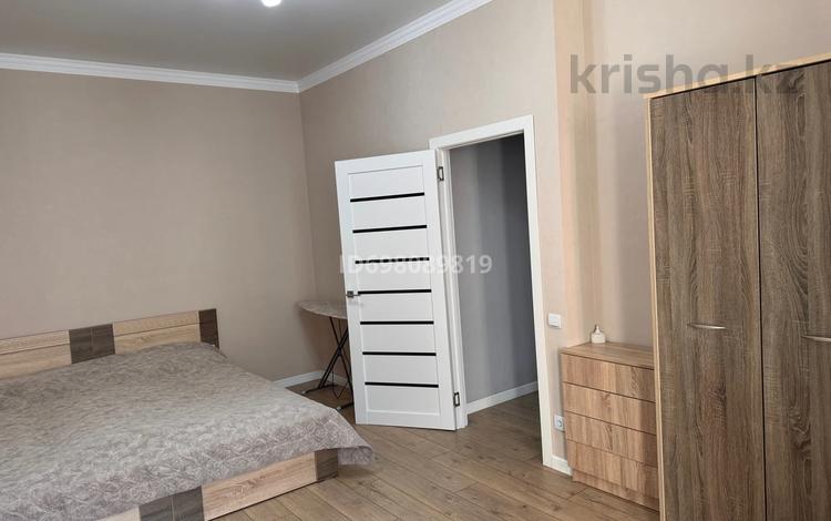 2-комнатная квартира, 60 м², 6/17 этаж помесячно, Кумисбекова 2 — Кумисбекова Кенесары