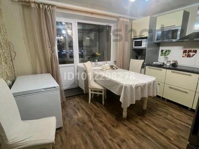 3-бөлмелі пәтер · 76.2 м² · 8/10 қабат, Просп. Казыбек би 34 — Казыбек утепова, бағасы: 39 млн ₸ в Усть-Каменогорске, Ульбинский