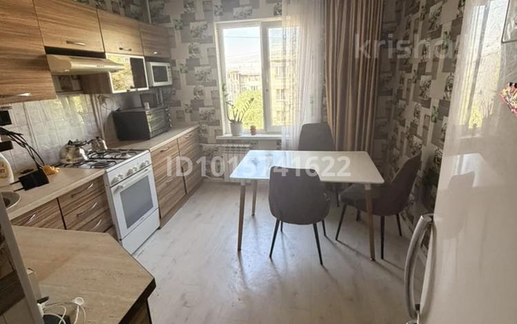 3-бөлмелі пәтер · 70 м² · 4/5 қабат, Таугүл-2 ш/а. 23, бағасы: 53 млн ₸ в Алматы, Ауэзовский р-н — фото 2