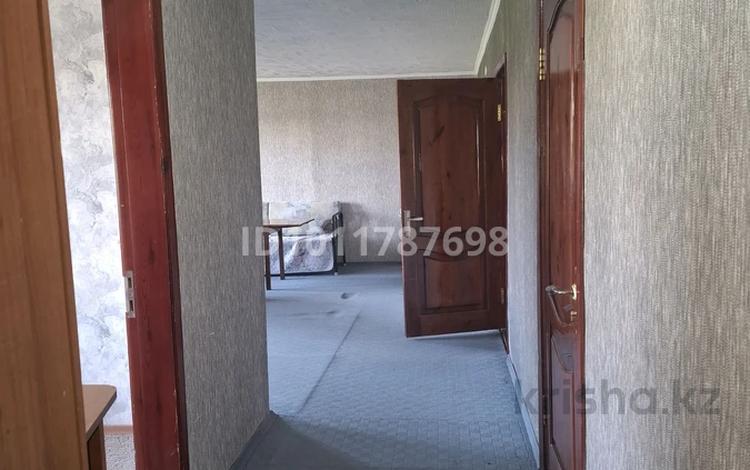 3-бөлмелі пәтер · 90 м² · 5/5 қабат, мкр Новый Город 44/2, бағасы: 130 000 ₸ в Караганде, Казыбек би р-н — фото 2