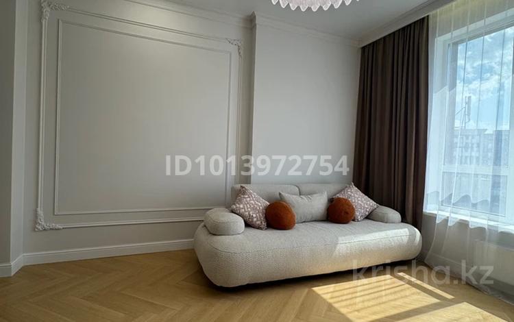 3-комнатная квартира · 80 м² · 5/16 этаж, Мангилик Ел 63/1 за 700 000 ₸ в Астане, Есильский р-н — фото 2