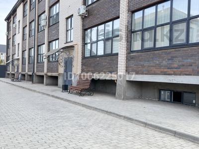 3-комнатная квартира · 125.5 м² · 1/3 этаж, Ниеткалиева 2 — Московская за 45 млн 〒 в Уральске