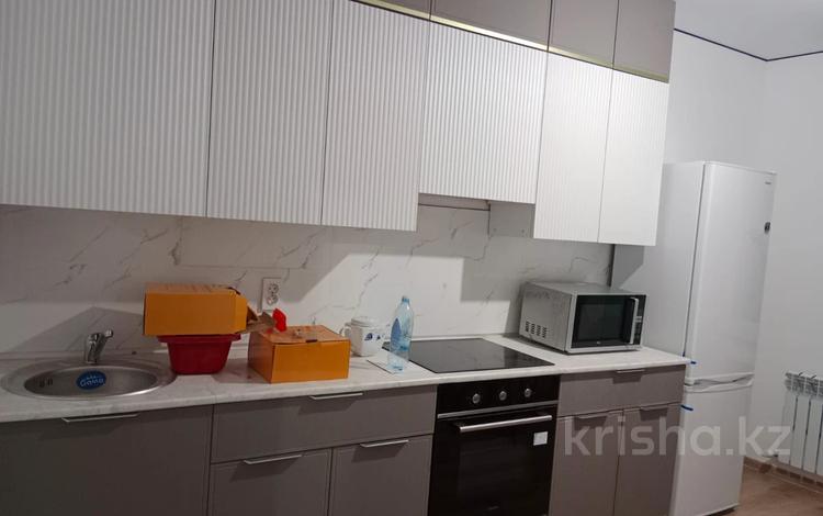 2-комнатная квартира · 75 м² · 4/5 этаж, Е-761 4/5 — Пригородный за 200 000 ₸ в Астане, Есильский р-н — фото 5