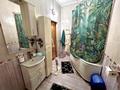 3-комнатная квартира · 250 м² · 5/6 этаж, Сатпаева 39В за 600 000 ₸ в Атырау — фото 8