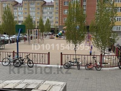 2-бөлмелі пәтер · 80 м² · 7/8 қабат, мкр. Алтын орда, Алия Молдагулова 40Е, бағасы: 300 000 ₸ в Актобе