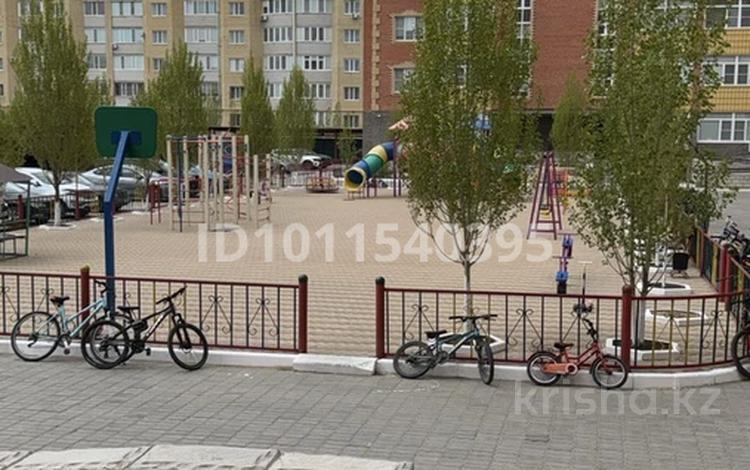 2-бөлмелі пәтер · 80 м² · 7/8 қабат, мкр. Алтын орда, Алия Молдагулова 40Е, бағасы: 300 000 ₸ в Актобе — фото 2