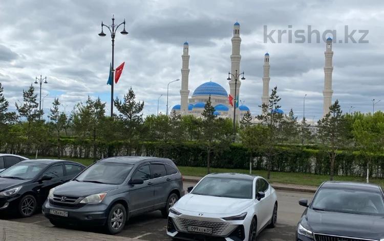 Еркін, дүкендер мен бутиктер, қоймалар, қоғамдық тамақтану орны, сұлулық салондары, монша, қонақ үй және демалыс орындары, медорталықтар мен дәріханалар, білім орталықтары, ойын-сауық · 142 м², бағасы: 71 млн ₸ в Астане — фото 4