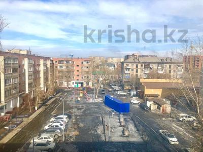 Пәтерлер в Абай обл.: 2-бөлмелі пәтер · 52 м² · 5/5 қабат, Ак.Павлова 105 — Акимата, бағасы: 180 000 〒 2-бөлмелі пәтер · 52 м² · 5/5 қабат, Ак.Павлова 105 — Акимата, бағасы: 180 000 〒 в Семее