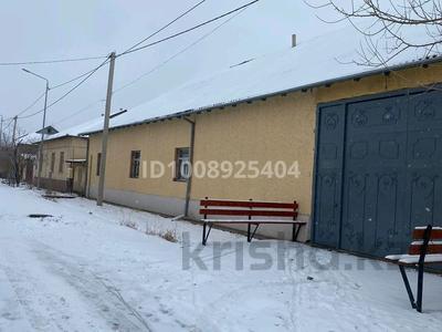 Отдельный дом · 10 комнат · 230 м² · 15 сот., Шала баксы 11 — Кмз район Гайбулла ата магазин жакта за 45 млн 〒 в Туркестане