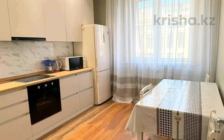 1-комнатная квартира · 44 м², Мангилик Ел 45 за 300 000 ₸ в Астане, Есильский р-н — фото 2