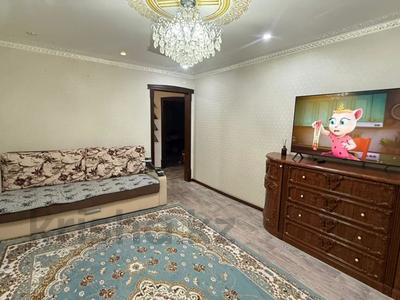 3-бөлмелі пәтер · 64 м² · 4/5 қабат, Аманжолова 49/1, бағасы: 18.5 млн ₸ в Уральске