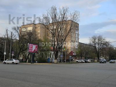 3-бөлмелі пәтер · 78 м² · 8/9 қабат, Назарбаева 206 — Угол Назарбаева - Ихсанова, бағасы: 30 млн ₸ в Уральске