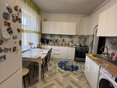Жеке үй · 3 бөлме · 65 м² · 6.8 жүзд., Акынов 79 — Стахановская, бағасы: 43 млн ₸ в Алматы, Турксибский р-н
