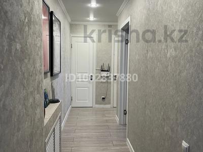 3-комнатная квартира · 80 м² · 8/9 этаж, Жабаева 80 за 43 млн 〒 в Петропавловске