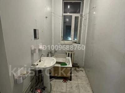 1-комнатная квартира · 20 м² · 2/2 этаж, Дулатова 185 за 4.5 млн 〒 в Семее