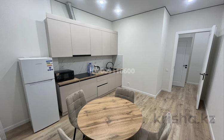 2-комнатная квартира · 60 м² · 10/12 этаж, Жубан Молдагалиев 1 за 280 000 ₸ в Астане, Нура р-н — фото 10