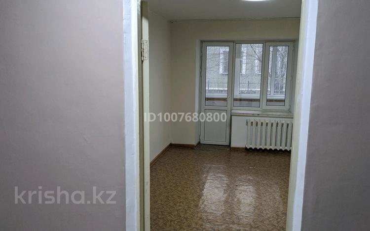 2-комнатная квартира · 55 м² · 1/10 этаж, мкр Женис за 110 000 ₸ в Уральске — фото 2