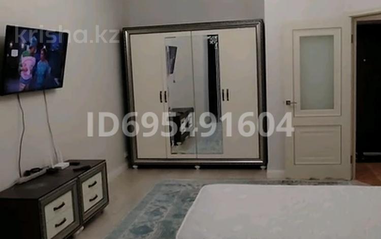 1-бөлмелі пәтер · 50 м² · 1/8 қабат, мкр. Алтын орда, проспект Алии Молдагуловой 46В — Напротив БЦ Прогресс, сзади БЦ Капитал Плаза, бағасы: 180 000 〒 в Актобе — фото 2