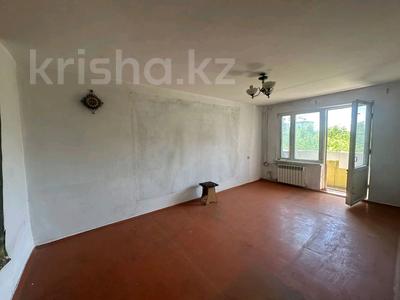 2-бөлмелі пәтер · 44 м² · 4/5 қабат, Мкр. Самал 17, бағасы: 13 млн ₸ в Талдыкоргане, военный городок Улан