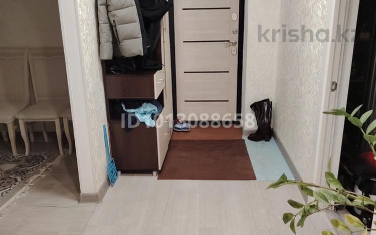 3-комнатная квартира · 64 м² · 2/6 этаж, мкр Жилгородок, Жилгородок ш/а. кутузова 50 за 21 млн ₸ в Актобе — фото 2