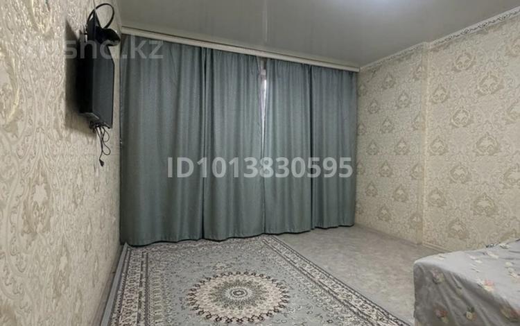 1-бөлмелі пәтер · 44 м² · 1/5 қабат, мкр. Алтын орда 17 а, бағасы: 15 млн ₸ в Актобе — фото 2