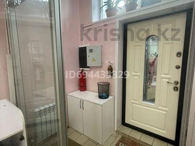 Продажа коммерческой недвижимости в Алматы: Свободное назначение, офисы, магазины и бутики, салоны красоты, медцентры и аптеки · 80 м² за 85 млн 〒 Свободное назначение, офисы, магазины и бутики, салоны красоты, медцентры и аптеки · 80 м² за 85 млн 〒 в Алматы, Бостандыкский р-н