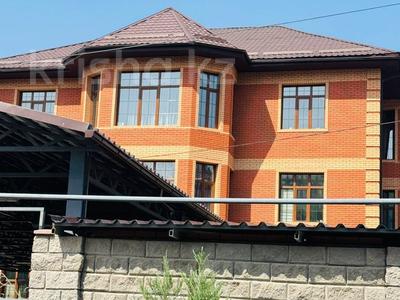 Жер үй мен саяжайлар в Алматы: Жеке үй · 10 бөлме · 900 м², мкр Горный Гигант 318/4, бағасы: 5 млн 〒 Жеке үй · 10 бөлме · 900 м², мкр Горный Гигант 318/4, бағасы: 5 млн 〒 в Алматы, Медеуский р-н