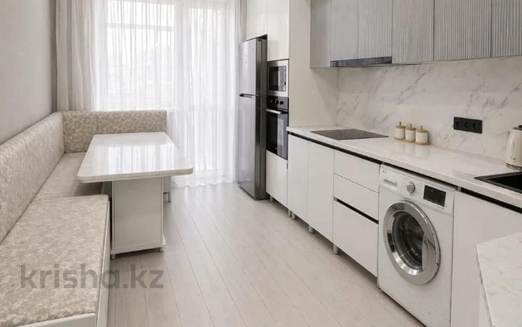 3-комнатная квартира · 90.7 м² · 3/5 этаж, мкр Юго-Восток, Муканова за 55 млн ₸ в Караганде, Казыбек би р-н — фото 2