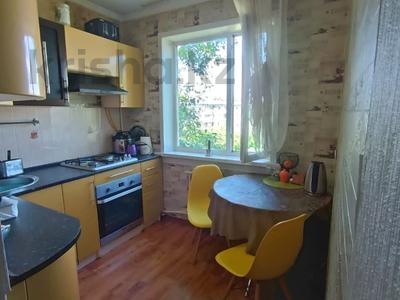3-комнатная квартира · 58 м² · 5/5 этаж, мкр Новый Город — Супермаркет Оптима за 19.5 млн ₸ в Караганде, Казыбек би р-н