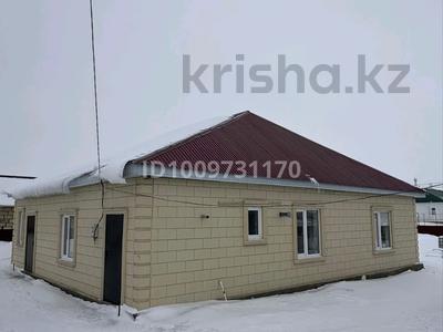 Отдельный дом · 4 комнаты · 140 м² · 10 сот., Республика 297 за 35 млн 〒 в Хромтау
