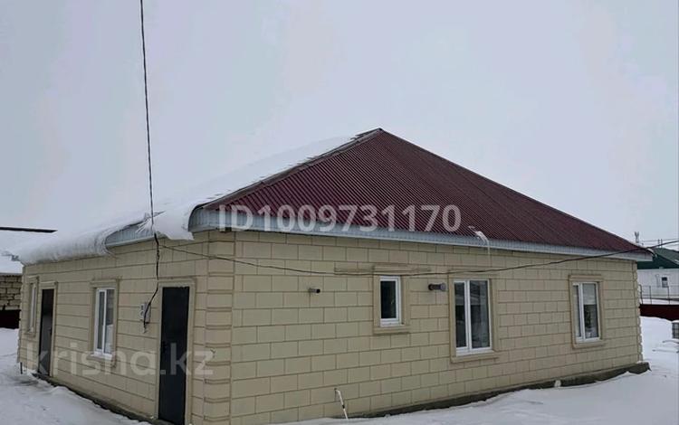 Отдельный дом · 4 комнаты · 140 м² · 10 сот., Республика 297 за 35 млн ₸ в Хромтау — фото 2