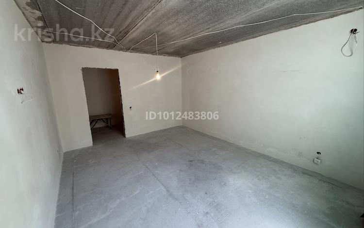 1-комнатная квартира · 52 м² · 1/5 этаж, мкр Северо-Восток 5ак1 за 17.7 млн ₸ в Уральске — фото 2