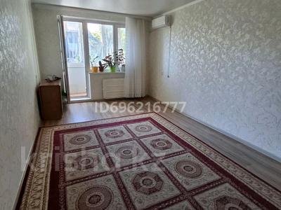 3-комнатная квартира · 63 м² · 4/5 этаж, Кердері — Кердери за 20.5 млн 〒 в Уральске, мкр Школьник