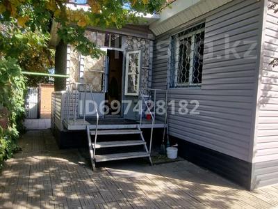 Продажа домов и дачи в Восточно-Казахстанской обл.: Отдельный дом · 4 комнаты · 115 м² · 15 сот., Кокорина 58 за 37 млн 〒 Отдельный дом · 4 комнаты · 115 м² · 15 сот., Кокорина 58 за 37 млн 〒 в Усть-Каменогорске