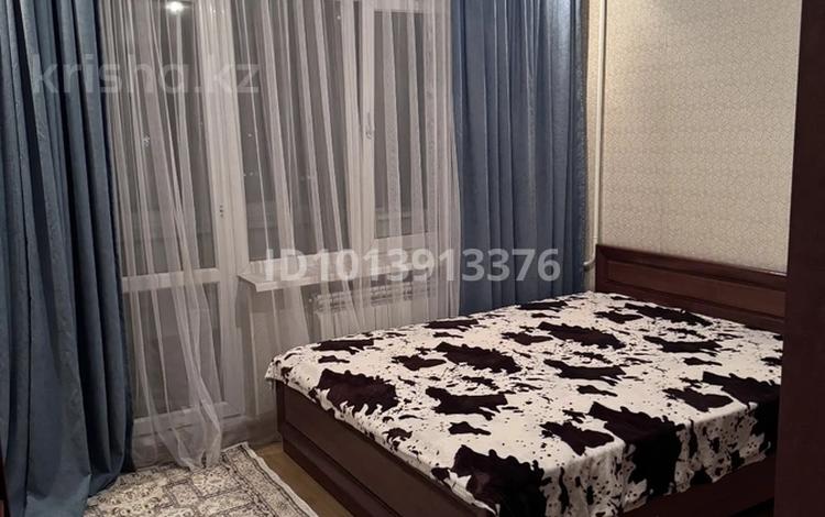 2-комнатная квартира · 62 м² · 4/5 этаж, мкр Аксай-3 25 — Аксай нан за 300 000 ₸ в Алматы, Ауэзовский р-н — фото 2