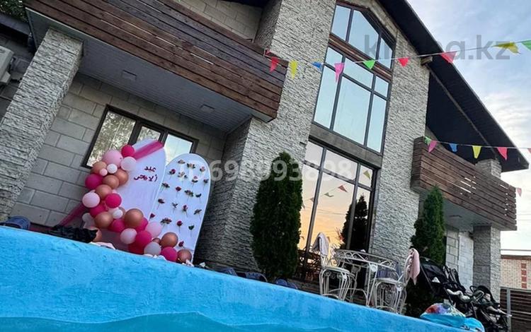 Упакованный дом с баней для сдачи в аренду · 350 м², бағасы: 72 млн 〒 в Актобе, жилой массив Кирпичный — фото 2