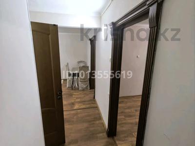 3-комнатная квартира · 70 м² · 2/5 этаж, Желтоксан 36 за 30 000 ₸ в Алматы