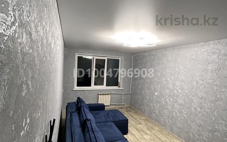 2-комнатная квартира · 55 м², мкр 8, Гришина за 150 000 ₸ в Актобе — фото 2