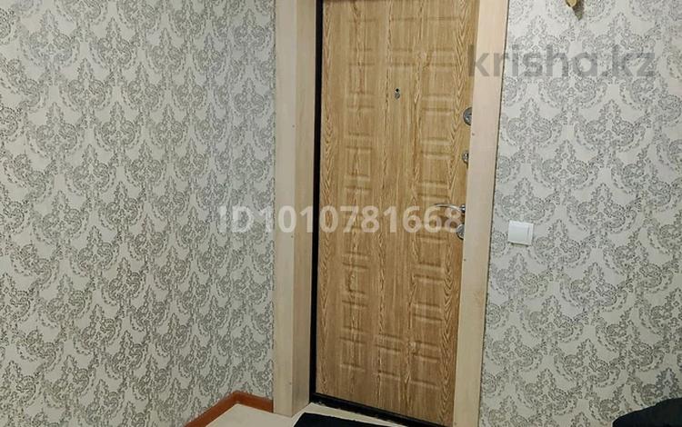 3-бөлмелі пәтер · 68.5 м² · 4/5 қабат, 7 мкр 27 — Находиться в центре, рядом рынок ,торговые магазины,школа,дет сад.., бағасы: 18 млн ₸ в Новой бухтарме — фото 2