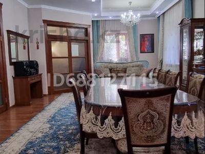 Отдельный дом · 5 комнат · 325 м² · 10 сот., мкр Городской Аэропорт, Кулкыбаева 69 за 120 млн 〒 в Караганде, Казыбек би р-н