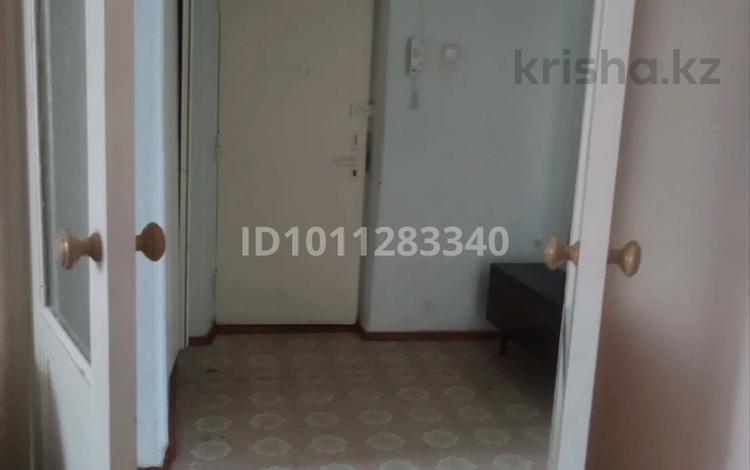 2-бөлмелі пәтер · 52.8 м² · 4/5 қабат, Алатау ш/а. 11 — Ориентиры: ЦОН, «Корзинка», клиника. Рядом детская площадка и школа., бағасы: 85 000 ₸ в Таразе, мкр Алатау — фото 2